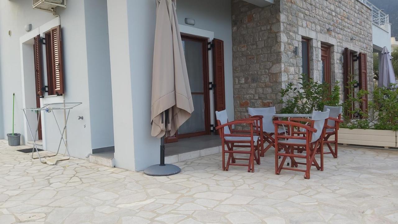 Light Blue House 3 Apartments Poúlithra المظهر الخارجي الصورة
